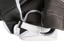 Bauer Vapor Hyperlite2 Senior Goalie Catcher -Hockey Equipment Store 1061626 BTH23 GOAL STICKS ELITE SR MTOBLACK catalog front 21eb9c2a 1e96 402d bb23 a3bf7d0b586b