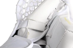 Bauer Vapor Hyperlite2 Senior Goalie Catcher -Hockey Equipment Store 1061626 BTH23 GOAL STICKS ELITE SR MTOBLACK catalog front 2d118db7 16d6 4393 b733 70bdb9e63be0