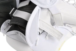 Bauer Vapor Hyperlite2 Senior Goalie Catcher -Hockey Equipment Store 1061626 BTH23 GOAL STICKS ELITE SR MTOBLACK catalog front a2a37b85 c163 4f5a a5d2 795de70021e9